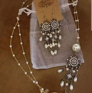 Plunder Jewelry - Plunder necklace and earring set Plunder Jewelry - Plunder necklace and earring set